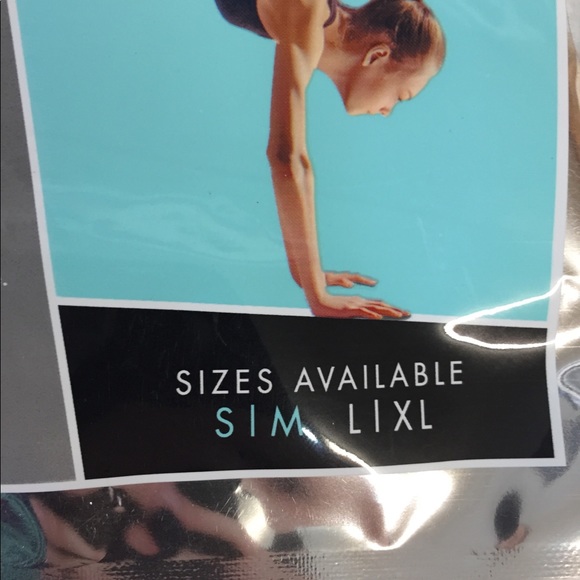 Blue Star Blue/Black Floral Capri Leggings Women’s - Picture 7 of 12